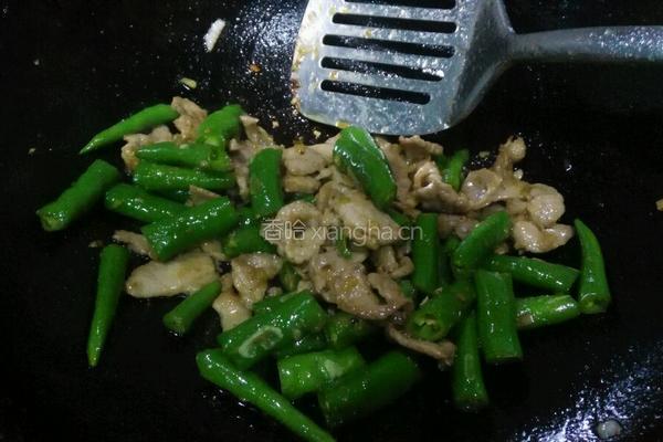 线椒炒肉片的做法图解5