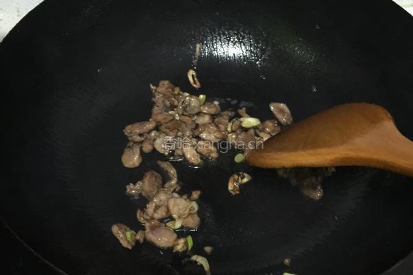 蘑菇炒肉的做法图解3