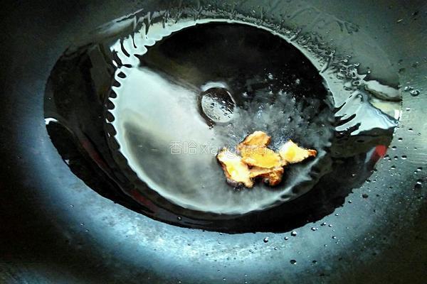 土豆烧油面筋的做法图解3