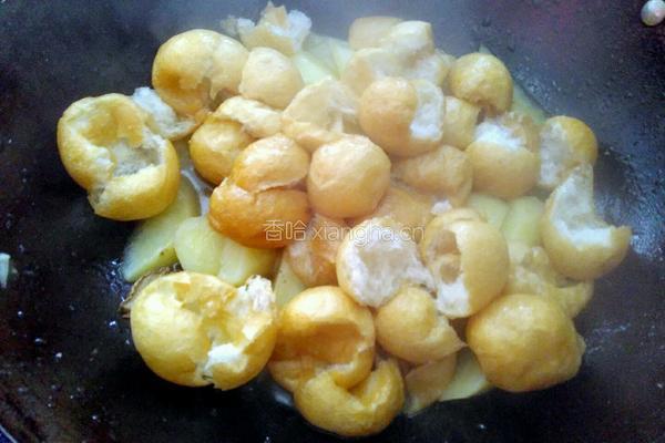 土豆烧油面筋的做法图解11
