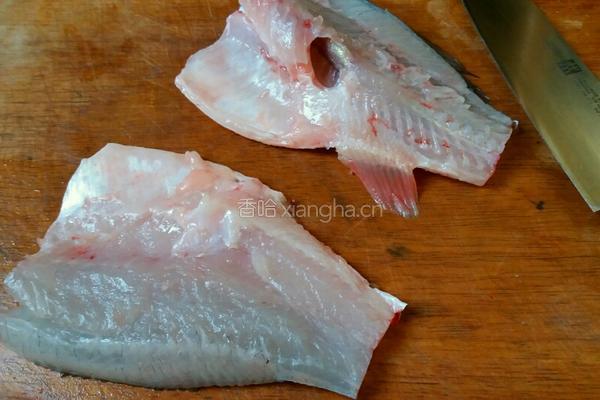 豆酱豉油蒸鲈鱼的做法图解5