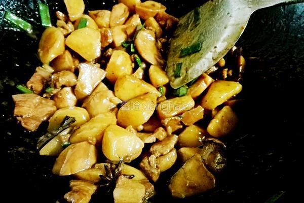 杏鲍菇焖土豆的做法图解9