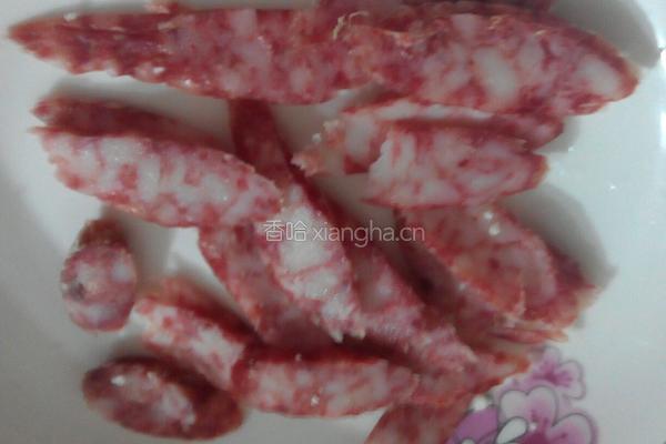 菜花炒腊肠的做法图解2