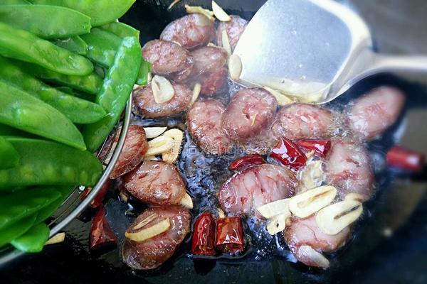 荷兰豆炒风干肠的做法图解8