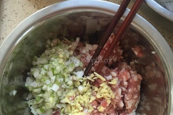 猪肉大葱饺子的做法图解4