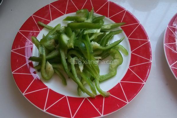 干煸茶树菇肉片的做法图解3
