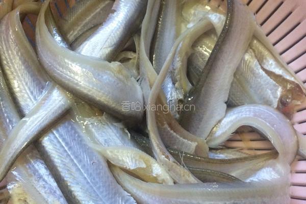 香煎凤尾鱼的做法图解2
