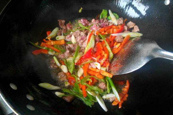 木耳炒肉（牛肉）的做法图解3