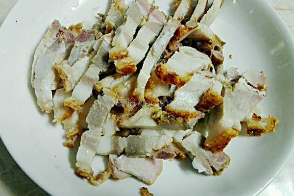 西芹炒烧肉的做法图解2