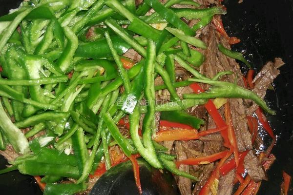 双椒炒牛肉的做法图解9