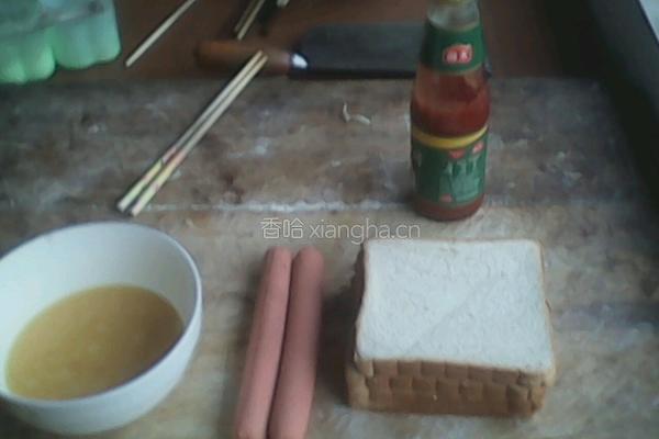 鸡蛋香肠三明治的做法图解1