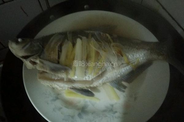 清蒸武昌鱼的做法图解6