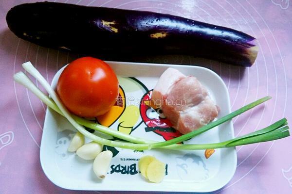 茄汁肉丝烧茄条的做法图解1