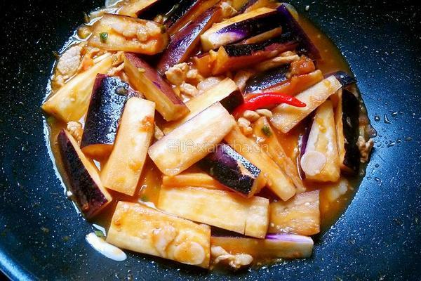 茄汁肉丝烧茄条的做法图解11