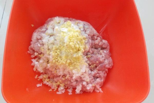 猪肉酸菜馅包子的做法图解7