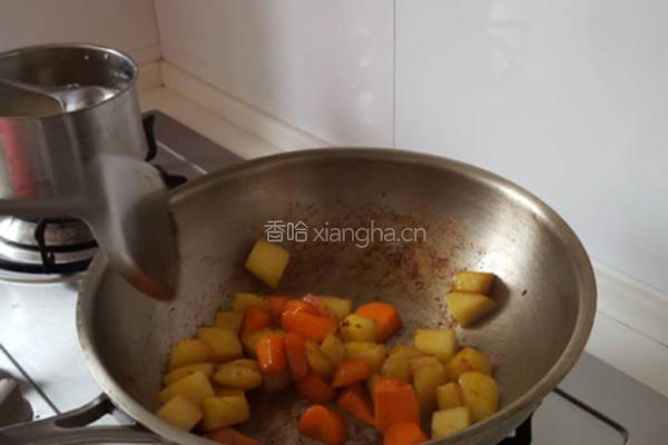 土豆炖肉腩的做法图解4