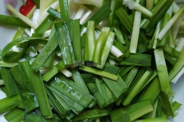 韭菜炒腐竹的做法图解2
