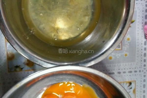 戚风蛋糕的做法图解2