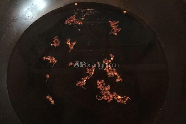 泡椒凤爪的做法图解2