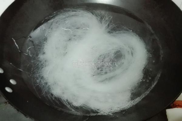蒜蓉粉丝蒸排骨的做法图解3