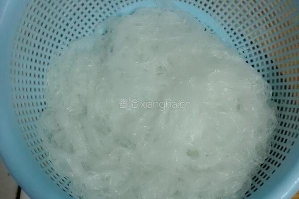 蒜蓉粉丝蒸排骨的做法图解4