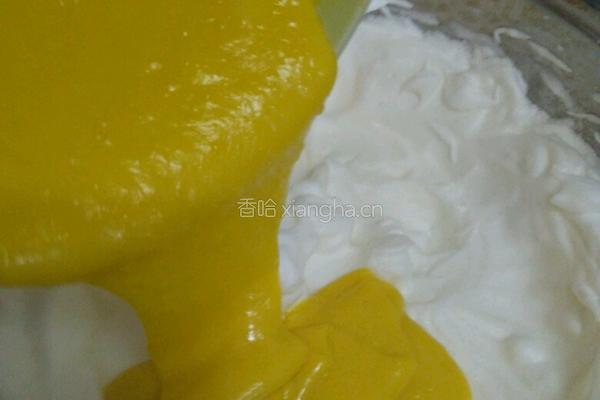 草莓奶油蛋糕卷的做法图解7