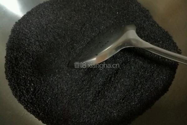糯米黑芝麻蜂窝煤的做法图解2