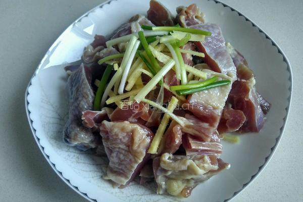 清蒸腊鸡腿的做法图解3
