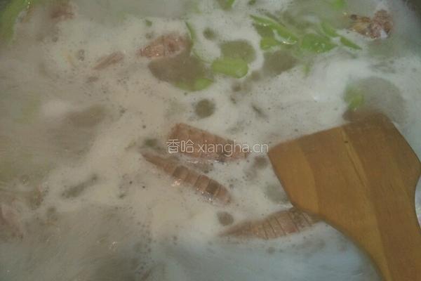 濑尿虾苦瓜汤的做法图解7