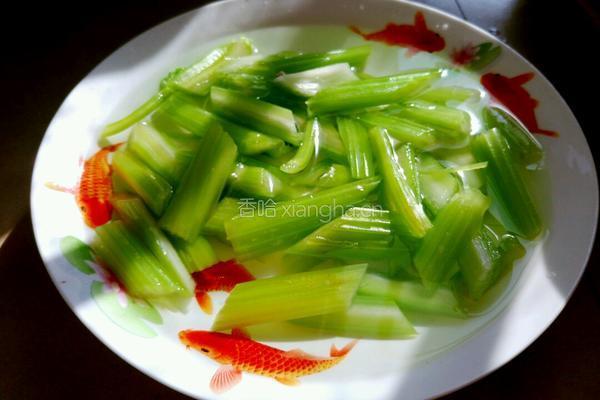 芹菜炒豆干的做法图解6