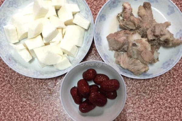 龙骨淮山汤的做法图解3