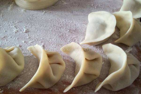 韭菜鸡蛋饺子的做法图解5