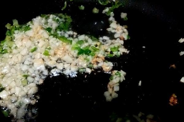 蒜茸胡椒虾的做法图解5