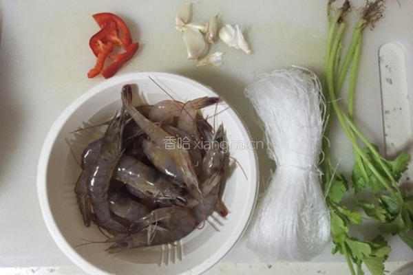 蒜蓉粉丝蒸开背虾的做法图解1