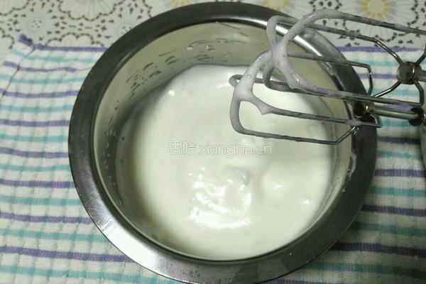装饰酸奶纸杯蛋糕的做法图解6