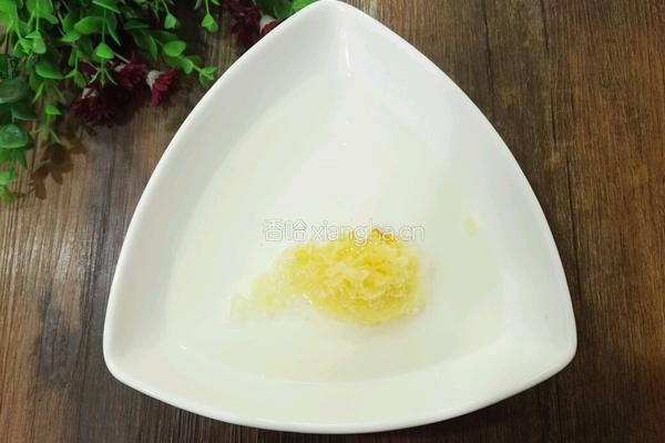 桃胶银耳羹的做法图解4
