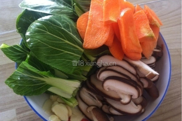 青菜炒香菇的做法图解2