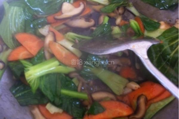 青菜炒香菇的做法图解3