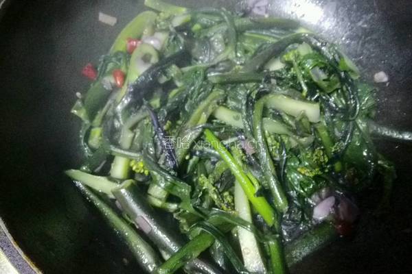 蒜蓉红菜心的做法图解8