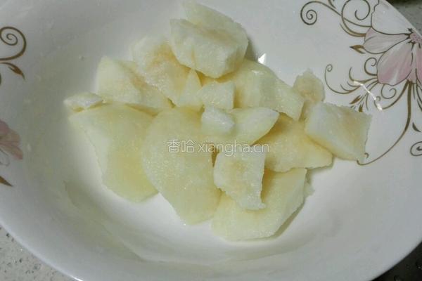 凤梨雪梨银耳羹的做法图解3