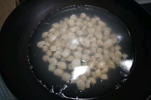 西葫木耳炒贝丁的做法图解6