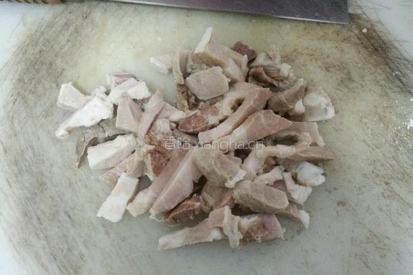 蒜苗炒肉的做法图解3