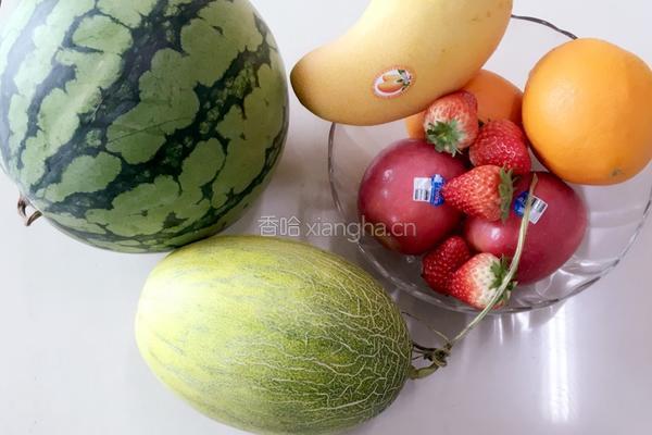 简易水果拼盘的做法图解1