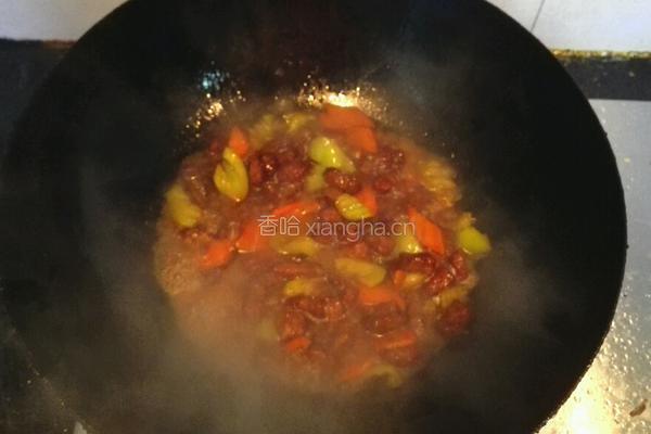 溜小牛肉丁的做法图解6