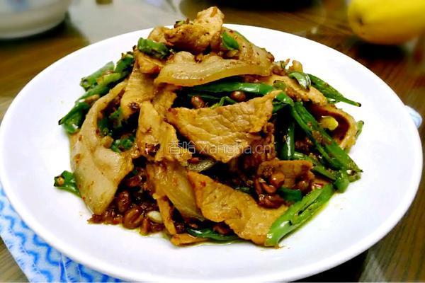 青椒豆豉熬肉的做法图解15