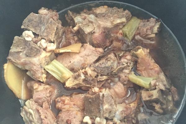 扁豆小排焖面的做法图解2