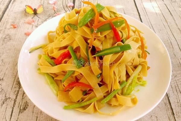 蒜苗炒豆皮的做法图解5