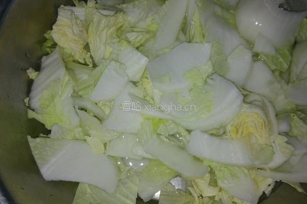 杂烩白菜的做法图解1
