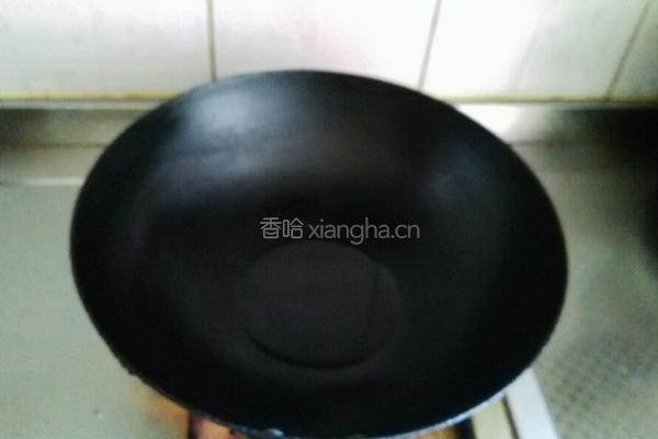 香菜炒鱿鱼卷的做法图解3