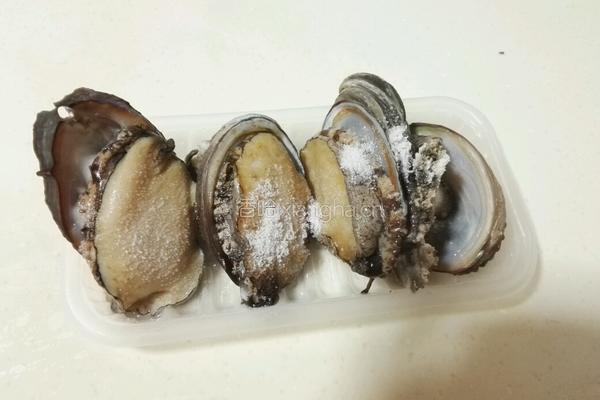 鲍鱼鱼胶汤的做法图解2